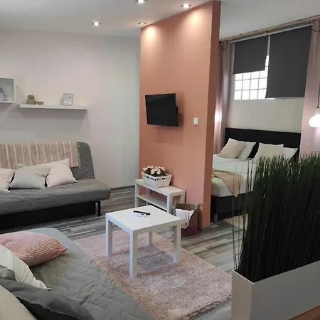 7 Days Apartment Mako Exterior photo
