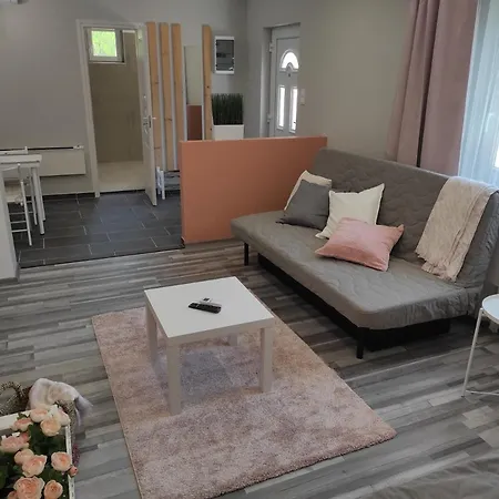 7 Days Apartment Mako Exterior photo