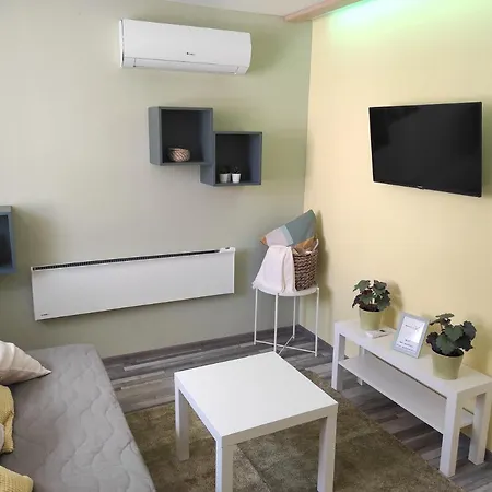 7 Days Apartment Mako Exterior photo