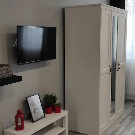 7 Days Apartment Mako Exterior photo